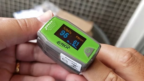 Imagem de teste do oxímetro de dedo G-Tech Pediátrico