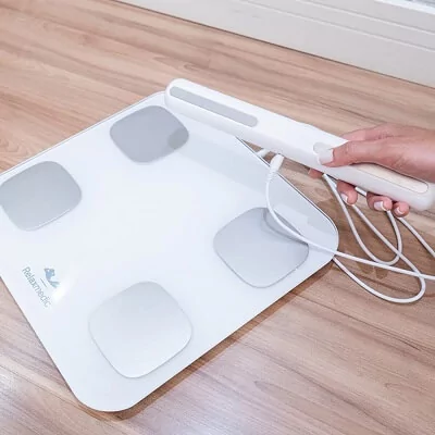 Foto de teste da balança de bioimpedância Relaxmedic Digital App